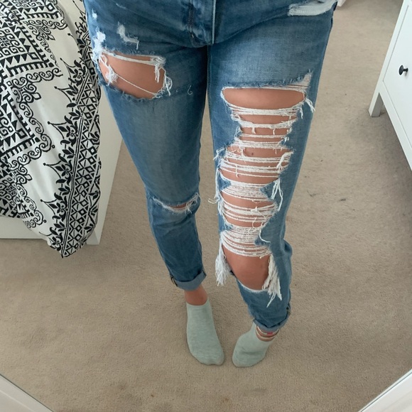 American Eagle Outfitters Denim - American eagle ripped jeans